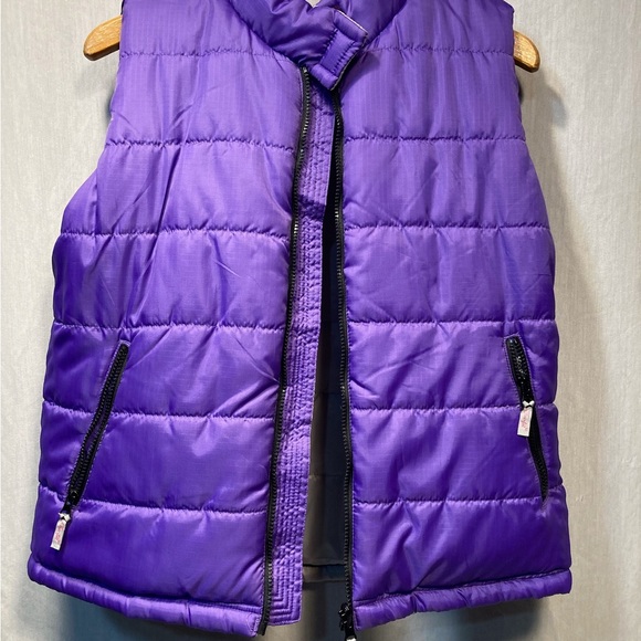 REVERSIBLE QUILTED PUFFER VEST SIZE LARGE - Picture 3 of 10